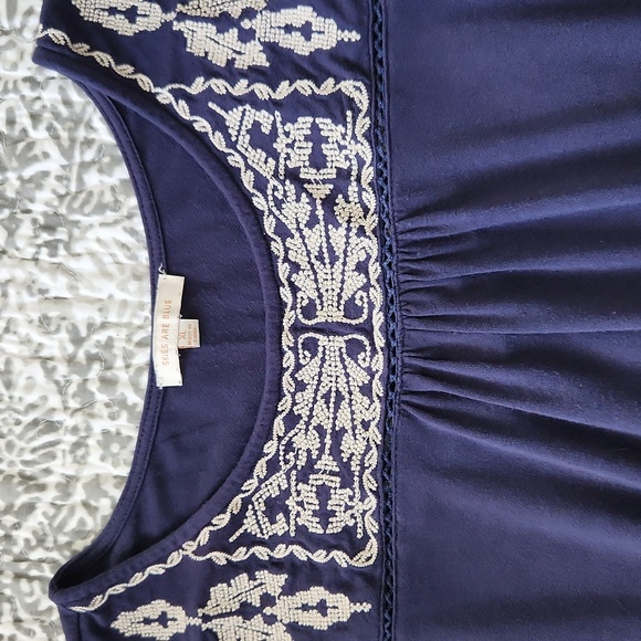 Skies Are Blue Top XL - Picture 8 of 13